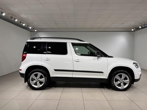 Skoda Yeti I Рестайлинг с пробегом 2015 года, цена 1 090 000 рублей, 193882 км, внедорожник, Автокод Объявления