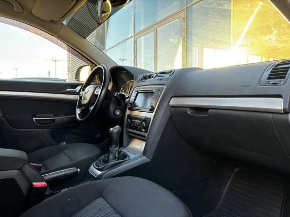 Skoda Octavia II (A5) Рестайлинг с пробегом 2011 года, цена 799 000 рублей, 194684 км, лифтбек, Автокод Объявления