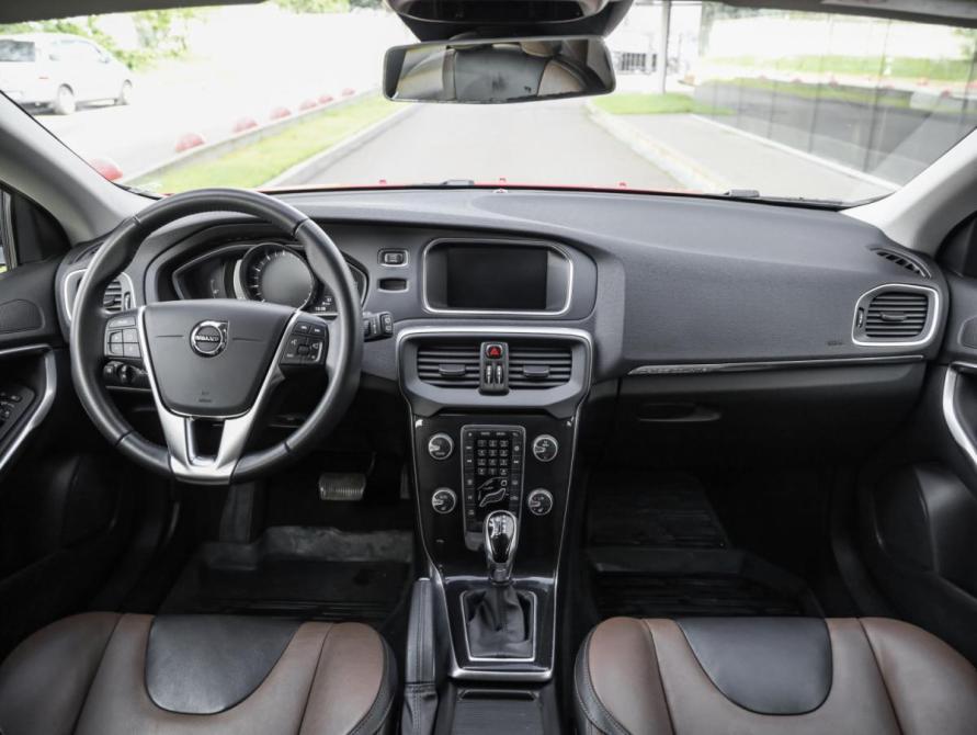 Volvo V40 Cross Country I Рестайлинг Санкт-Петербург  - изображение 11