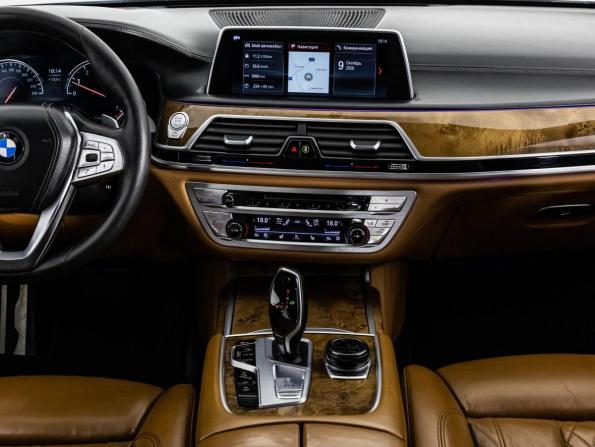 BMW 7 серии VI (G11/G12) с пробегом 2017 года, цена 2 499 000 рублей, 23000 км, седан, Автокод Объявления