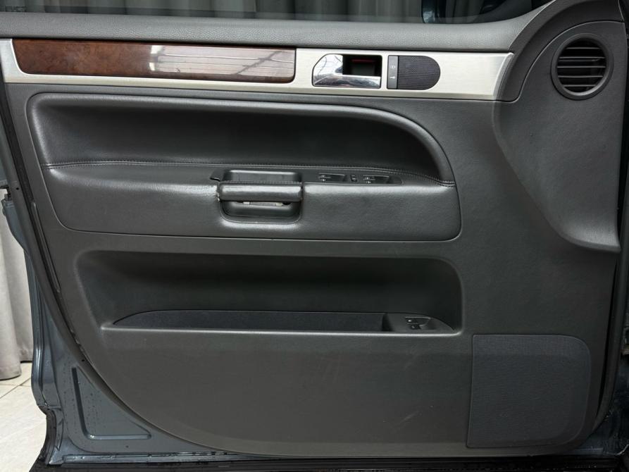Volkswagen Touareg I Рестайлинг Ижевск  - изображение 25