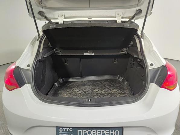 Opel Astra J Рестайлинг с пробегом 2012 года, цена 688 000 рублей, 180079 км, седан, Автокод Объявления