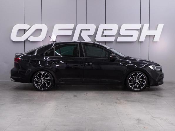 Volkswagen Polo VI с пробегом 2021 года, цена 1 993 000 рублей, 64885 км, лифтбек, Автокод Объявления