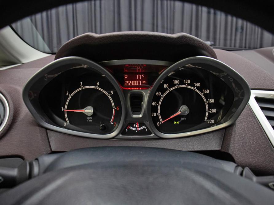 Ford Fiesta Mk6 Москва  - изображение 12