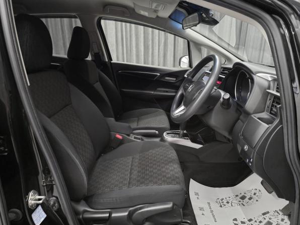 Honda Fit III с пробегом 2016 года, цена 1 260 000 рублей, 32300 км, хэтчбек, Автокод Объявления