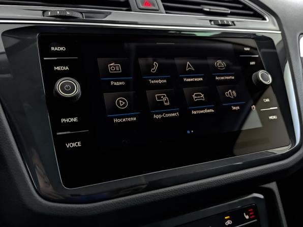 Volkswagen Tiguan II Рестайлинг с пробегом 2021 года, цена 3 780 000 рублей, 17314 км, внедорожник, Автокод Объявления