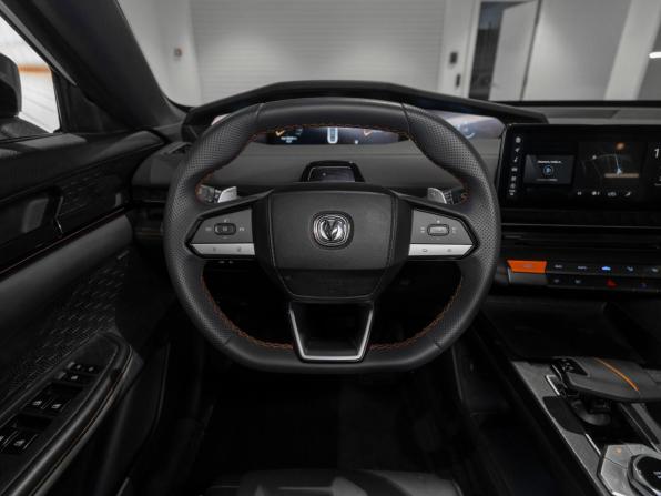 Changan UNI-V I с пробегом 2023 года, цена 2 050 000 рублей, 58519 км, лифтбек, Автокод Объявления