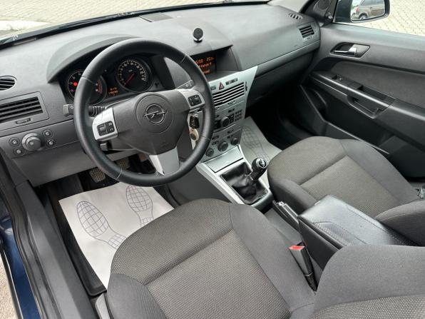 Opel Astra H Рестайлинг с пробегом 2012 года, цена 520 000 рублей, 179000 км, седан, Автокод Объявления