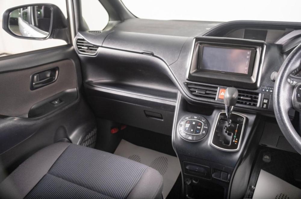 Toyota Noah III (R80) Рестайлинг Томск  - изображение 12