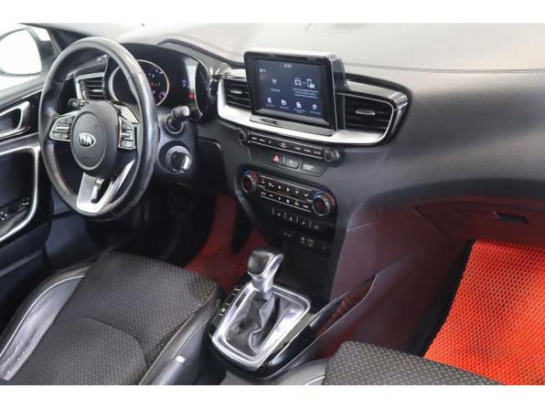Kia Ceed III с пробегом 2018 года, цена 1 340 000 рублей, 258715 км, хэтчбек, Автокод Объявления
