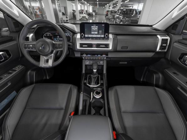 Mitsubishi L200 VI с пробегом 2025 года, цена 5 400 000 рублей, 42 км, пикап, Автокод Объявления