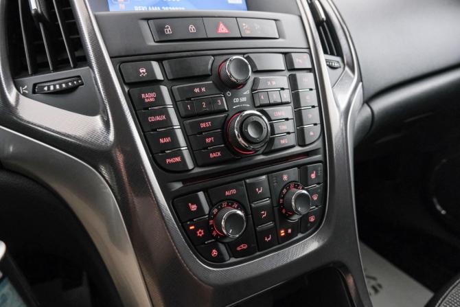 Opel Astra J с пробегом 2011 года, цена 779 000 рублей, 140000 км, хэтчбек, Автокод Объявления