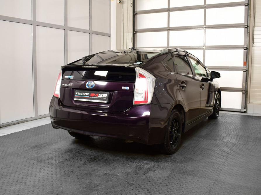 Toyota Prius III Рестайлинг (XW30) Кемерово  - изображение 4