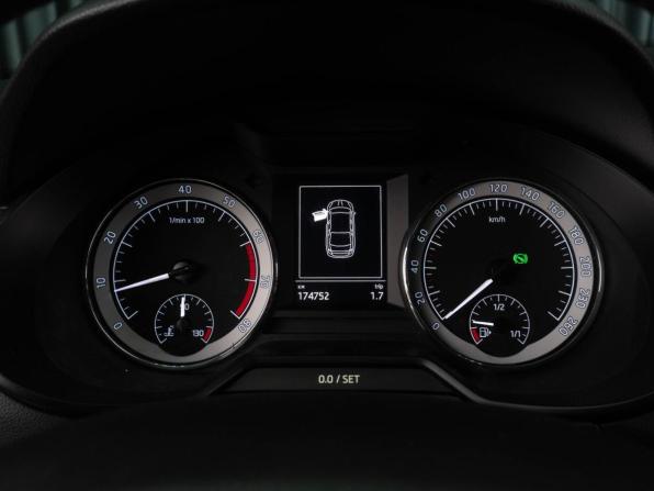 Skoda Octavia III (A7) Рестайлинг с пробегом 2019 года, цена 1 965 000 рублей, 174752 км, лифтбек, Автокод Объявления