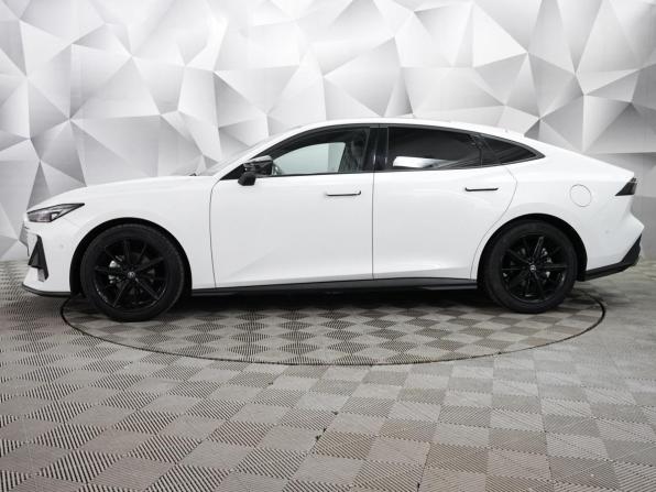 Changan UNI-V I с пробегом 2024 года, цена 2 433 000 рублей, 28195 км, лифтбек, Автокод Объявления