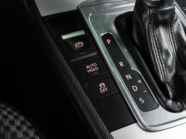 Volkswagen Passat B7 с пробегом 2012 года, цена 979 000 рублей, 215529 км, седан, Автокод Объявления