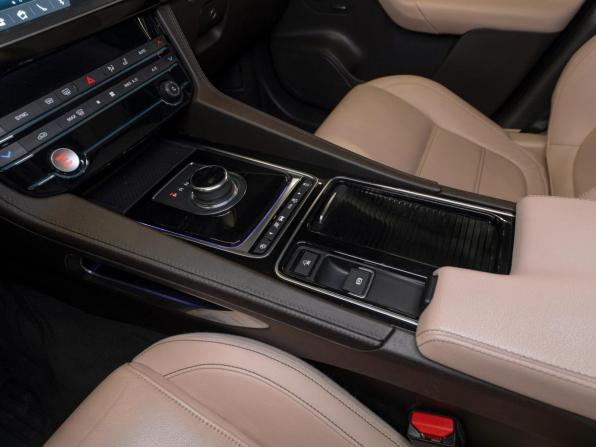 Jaguar F-Pace I с пробегом 2018 года, цена 3 190 000 рублей, 85757 км, внедорожник, Автокод Объявления