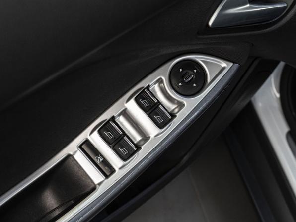 Ford Focus III с пробегом 2013 года, цена 929 000 рублей, 197889 км, хэтчбек, Автокод Объявления