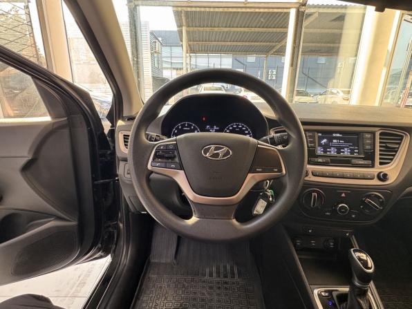 Hyundai Solaris II Рестайлинг с пробегом 2021 года, цена 1 580 000 рублей, 75737 км, седан, Автокод Объявления