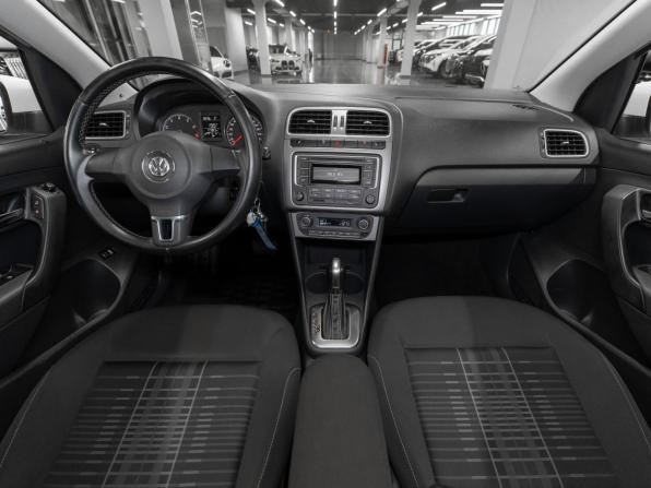 Volkswagen Polo V с пробегом 2015 года, цена 930 000 рублей, 177784 км, седан, Автокод Объявления