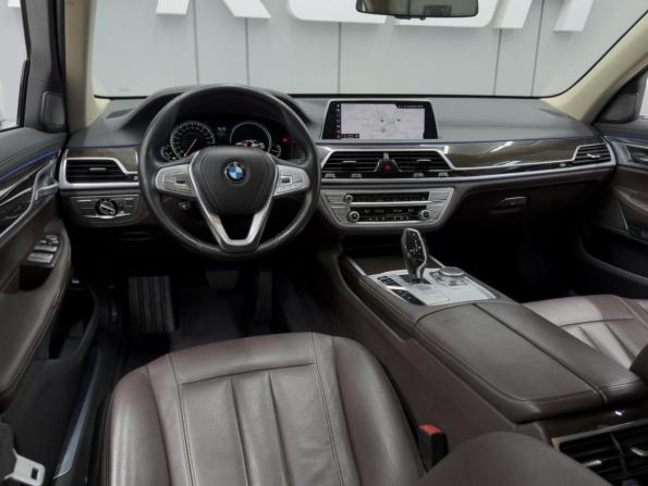 BMW 7 серии VI (G11/G12) с пробегом 2017 года, цена 3 150 000 рублей, 193727 км, седан, Автокод Объявления