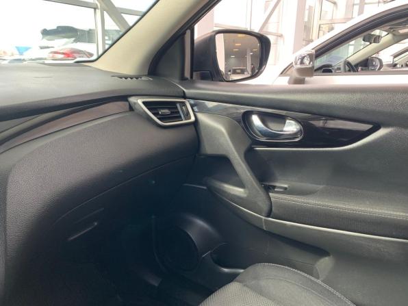 Nissan Qashqai II с пробегом 2017 года, цена 1 695 000 рублей, 100640 км, внедорожник, Автокод Объявления