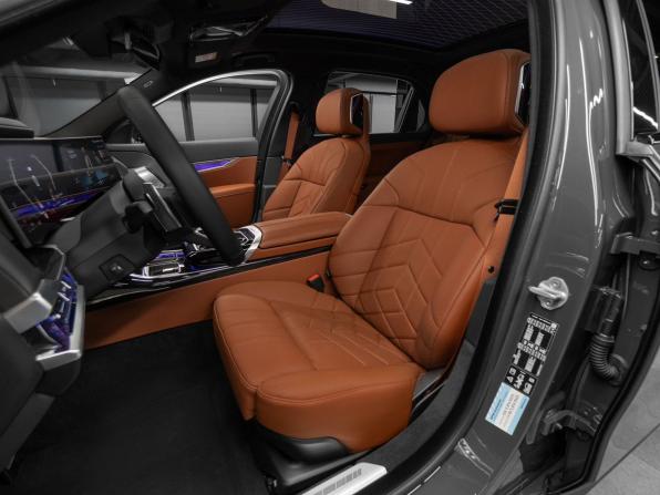 BMW 7 серии VII (G70) с пробегом 2025 года, цена 16 700 000 рублей, 8882 км, седан, Автокод Объявления
