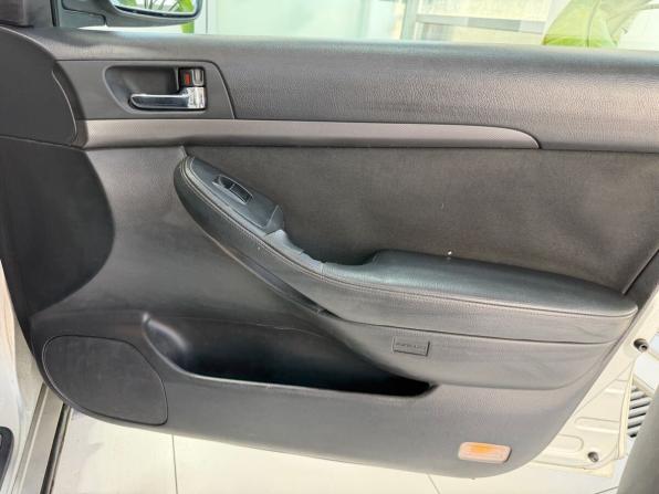 Toyota Avensis II с пробегом 2004 года, цена 750 000 рублей, 238337 км, лифтбек, Автокод Объявления