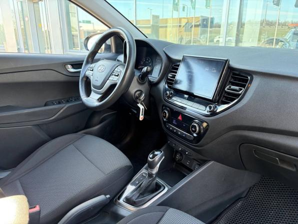 Hyundai Solaris II Рестайлинг с пробегом 2020 года, цена 1 055 000 рублей, 241350 км, седан, Автокод Объявления