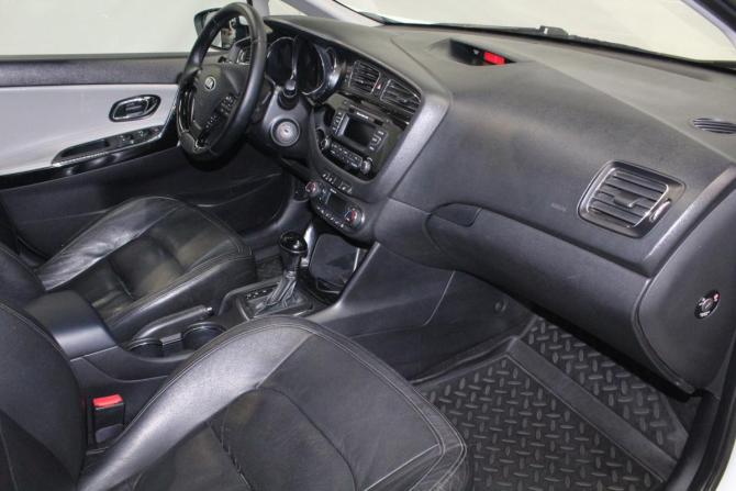 Kia Ceed II с пробегом 2013 года, цена 1 090 000 рублей, 123246 км, универсал, Автокод Объявления