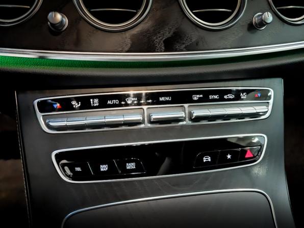 Mercedes-Benz E-Класс V (W213 S213 C238) Рестайлинг с пробегом 2022 года, цена 4 750 000 рублей, 87947 км, седан, Автокод Объявления