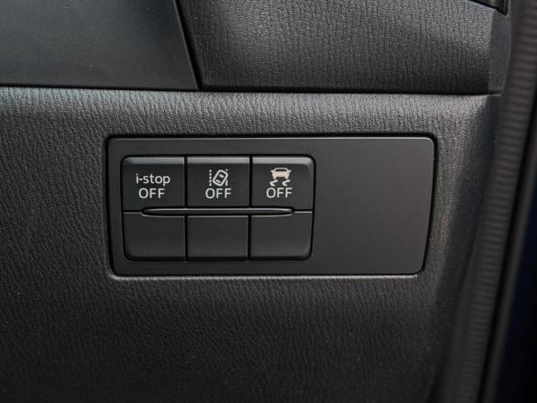 Mazda Axela III Рестайлинг с пробегом 2016 года, цена 1 405 000 рублей, 112089 км, хэтчбек, Автокод Объявления