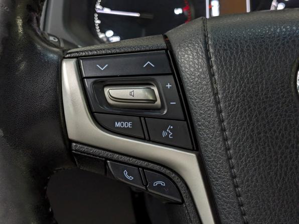 Toyota Land Cruiser Prado 150 Series Рестайлинг 2 с пробегом 2019 года, цена 4 800 000 рублей, 165000 км, внедорожник, Автокод Объявления