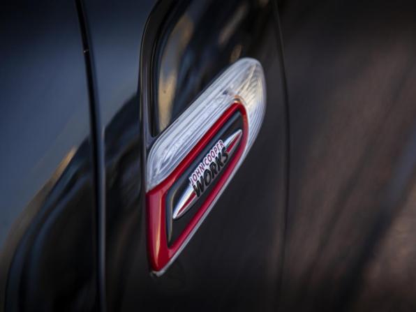 Mini Hatch III (F55/F56) Рестайлинг с пробегом 2018 года, цена 3 090 000 рублей, 47760 км, хэтчбек, Автокод Объявления