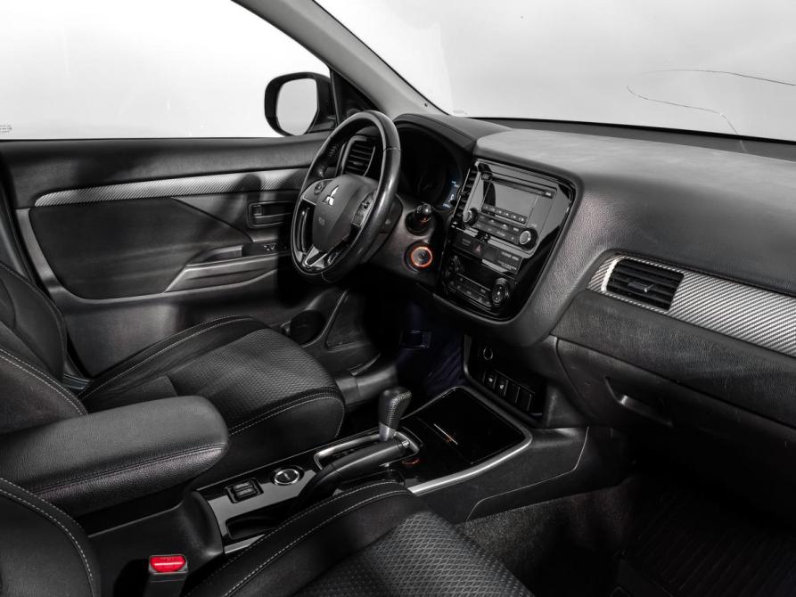 Mitsubishi Outlander III Рестайлинг 3 Санкт-Петербург  - изображение 13