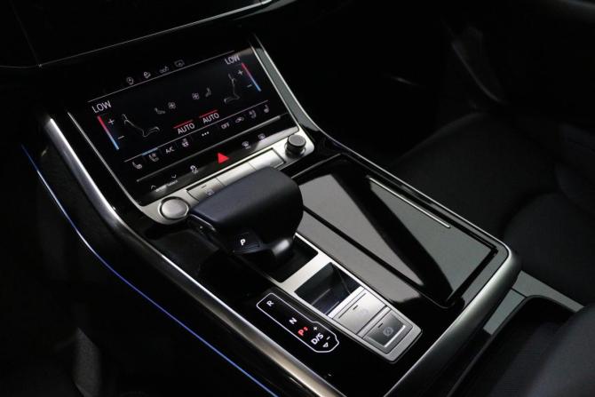 Audi Q8 I (4M) с пробегом 2019 года, цена 8 350 000 рублей, 25000 км, внедорожник, Автокод Объявления