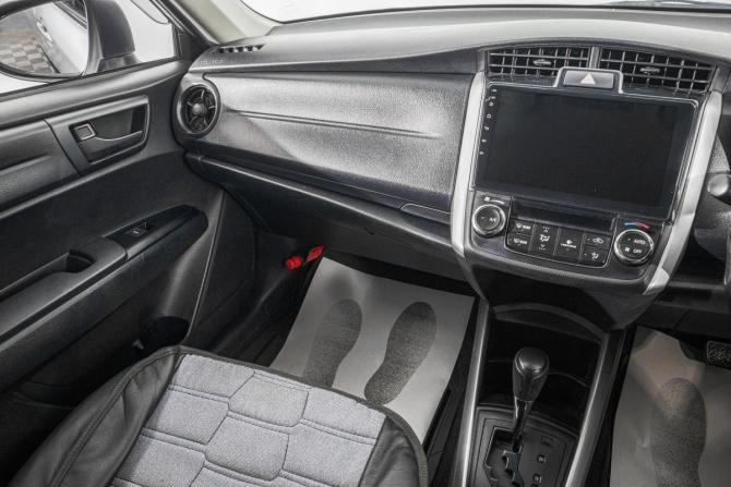 Toyota Corolla XI (E160 E170) Рестайлинг 2 с пробегом 2019 года, цена 1 409 000 рублей, 193000 км, универсал, Автокод Объявления