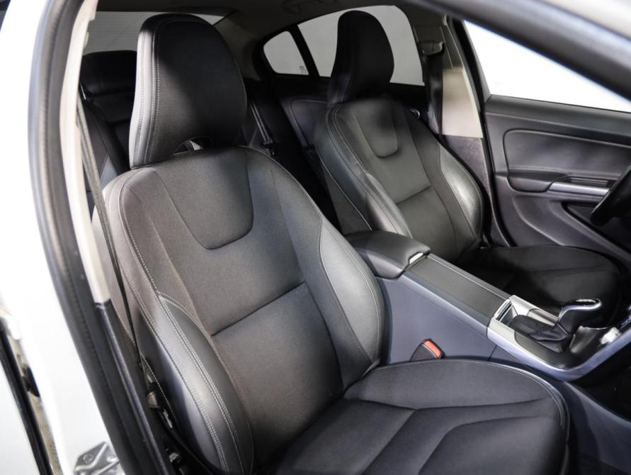 Volvo S60 II Рестайлинг Санкт-Петербург  - изображение 22