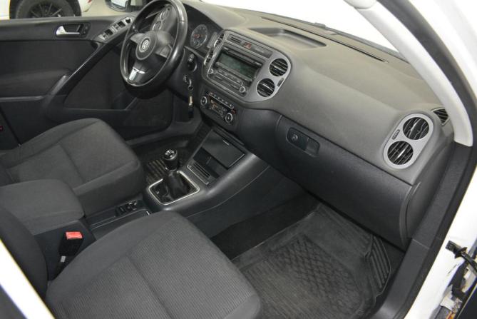 Volkswagen Tiguan I Рестайлинг с пробегом 2012 года, цена 989 000 рублей, 244000 км, внедорожник, Автокод Объявления