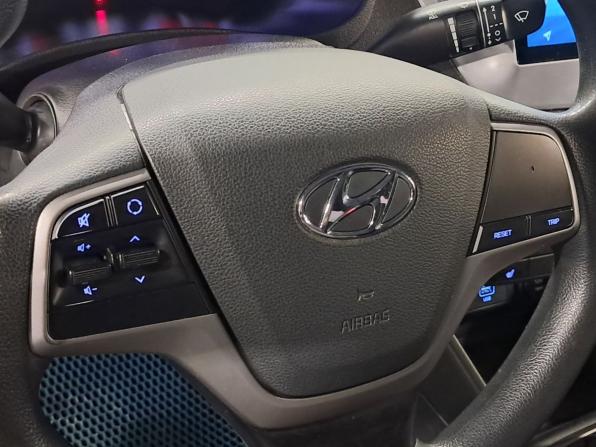 Hyundai Solaris II с пробегом 2019 года, цена 1 295 000 рублей, 105340 км, седан, Автокод Объявления