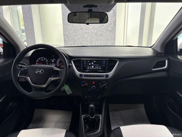 Hyundai Solaris II с пробегом 2017 года, цена 1 195 000 рублей, 108048 км, седан, Автокод Объявления