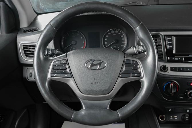 Hyundai Solaris II с пробегом 2018 года, цена 1 319 000 рублей, 149700 км, седан, Автокод Объявления