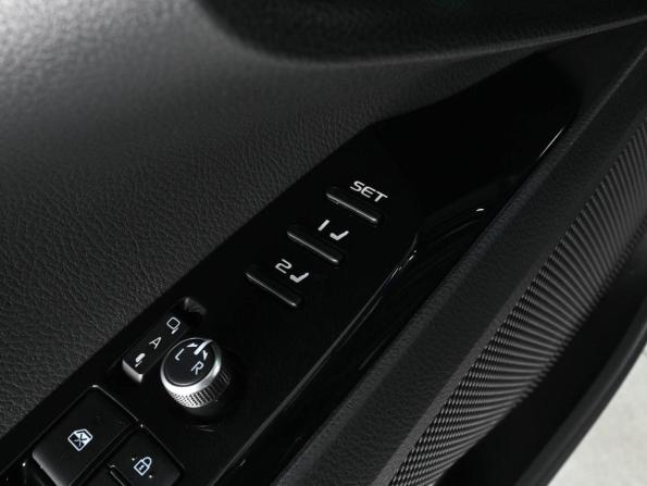 Toyota Camry VIII (XV70) Рестайлинг с пробегом 2023 года, цена 4 299 000 рублей, 12213 км, седан, Автокод Объявления