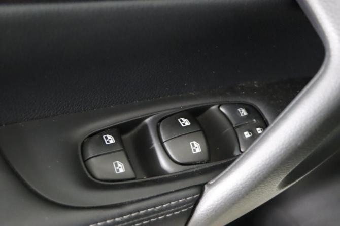 Nissan Qashqai II с пробегом 2019 года, цена 1 999 990 рублей, 55715 км, внедорожник, Автокод Объявления