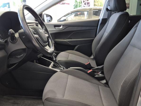 Hyundai Solaris II с пробегом 2017 года, цена 1 355 000 рублей, 158661 км, седан, Автокод Объявления