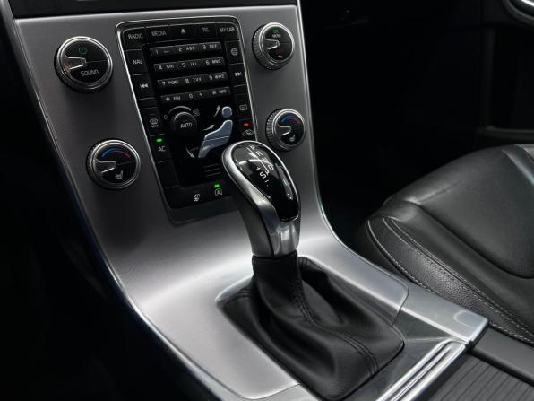 Volvo S60 II Рестайлинг с пробегом 2016 года, цена 1 300 000 рублей, 224229 км, седан, Автокод Объявления