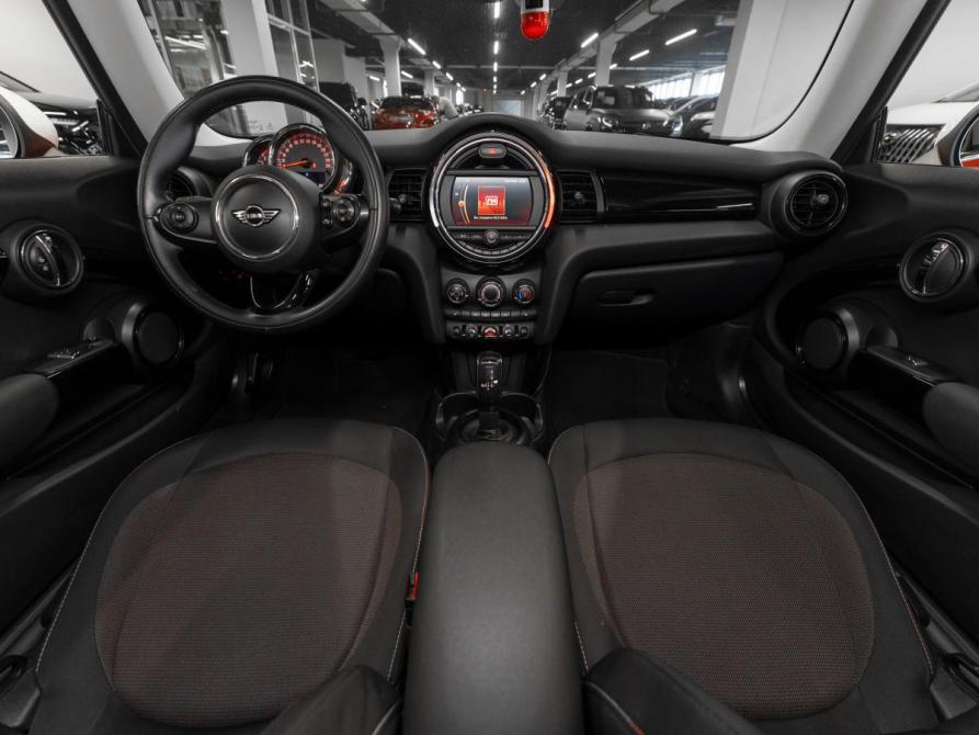 Mini Hatch III (F55/F56) Москва  - изображение 8