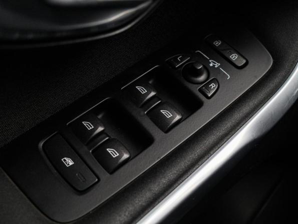 Volvo V40 II с пробегом 2014 года, цена 1 000 000 рублей, 259727 км, хэтчбек, Автокод Объявления