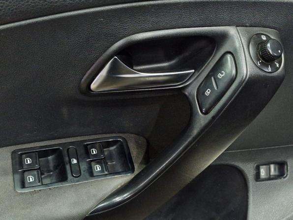 Volkswagen Polo V с пробегом 2013 года, цена 560 000 рублей, 234547 км, седан, Автокод Объявления