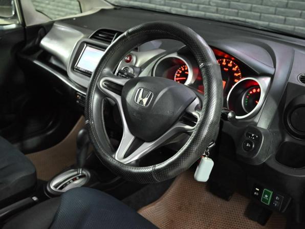 Honda Fit II с пробегом 2012 года, цена 675 000 рублей, 236 км, хэтчбек, Автокод Объявления